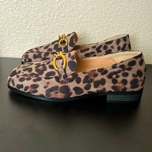Women printed loafers size 5